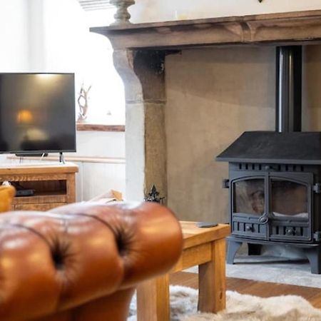 5 Star Cottage On The Green With Log Burner - Dog Friendly 오스트윅 외부 사진