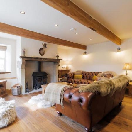 5 Star Cottage On The Green With Log Burner - Dog Friendly 오스트윅 외부 사진