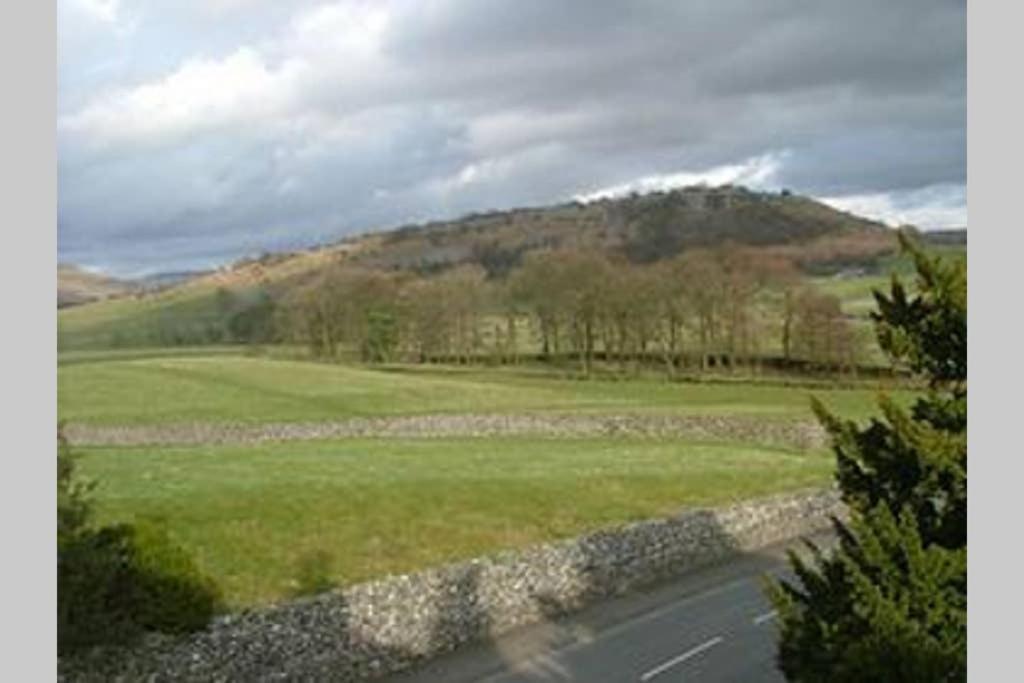 5 Star Cottage On The Green With Log Burner - Dog Friendly 오스트윅 외부 사진