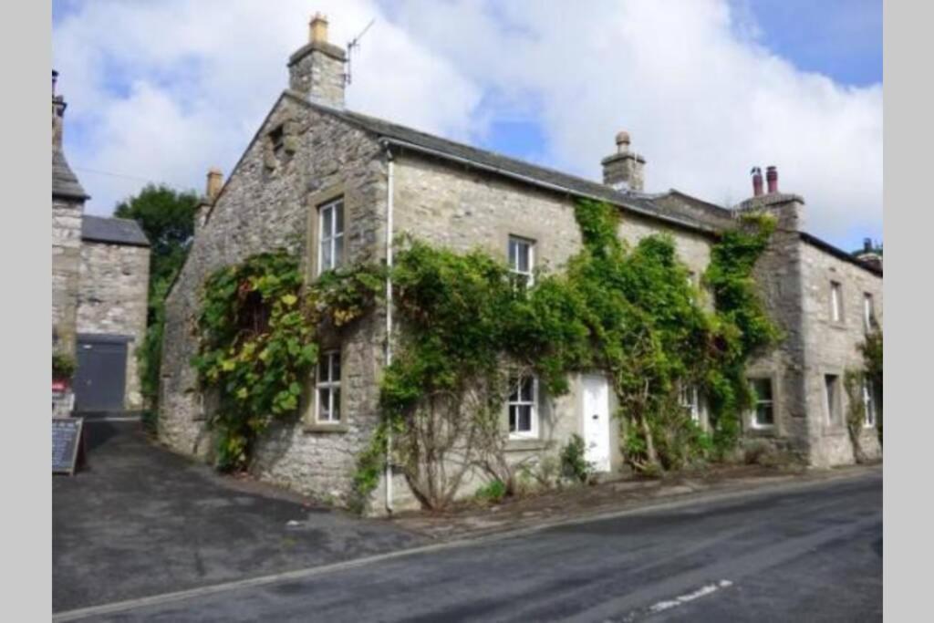 5 Star Cottage On The Green With Log Burner - Dog Friendly 오스트윅 외부 사진