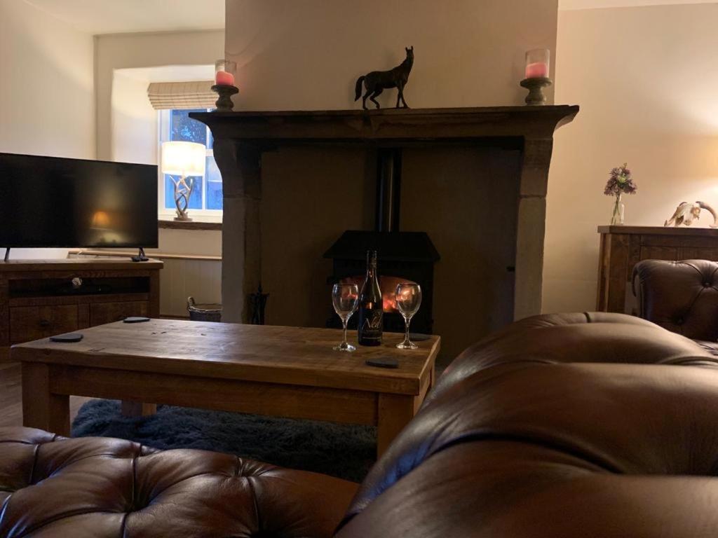 5 Star Cottage On The Green With Log Burner - Dog Friendly 오스트윅 외부 사진