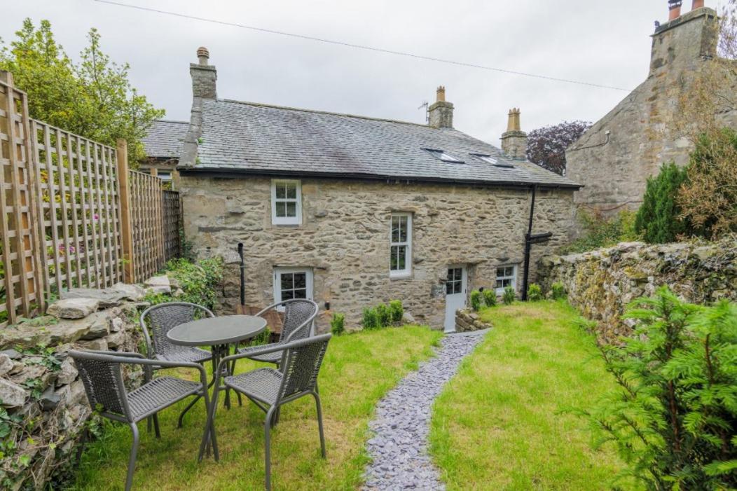 5 Star Cottage On The Green With Log Burner - Dog Friendly 오스트윅 외부 사진