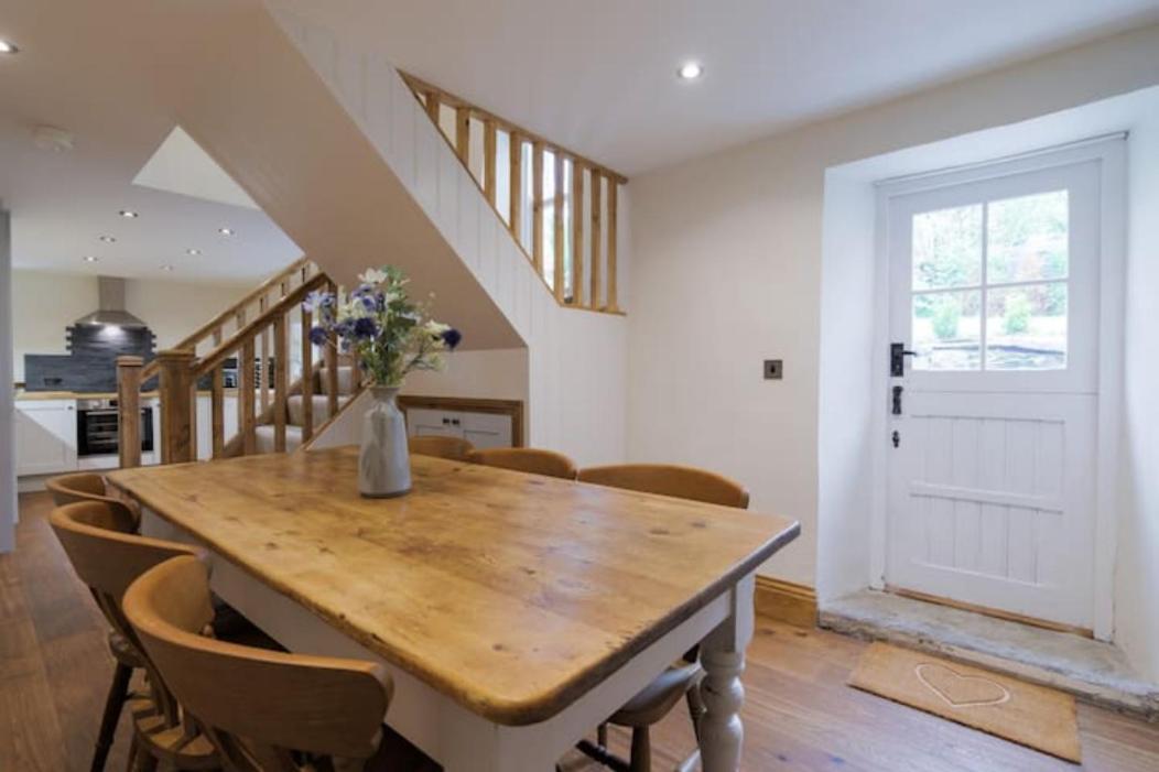 5 Star Cottage On The Green With Log Burner - Dog Friendly 오스트윅 외부 사진