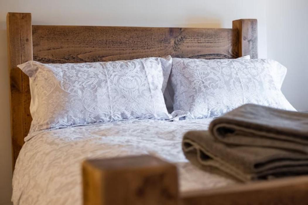 5 Star Cottage On The Green With Log Burner - Dog Friendly 오스트윅 외부 사진