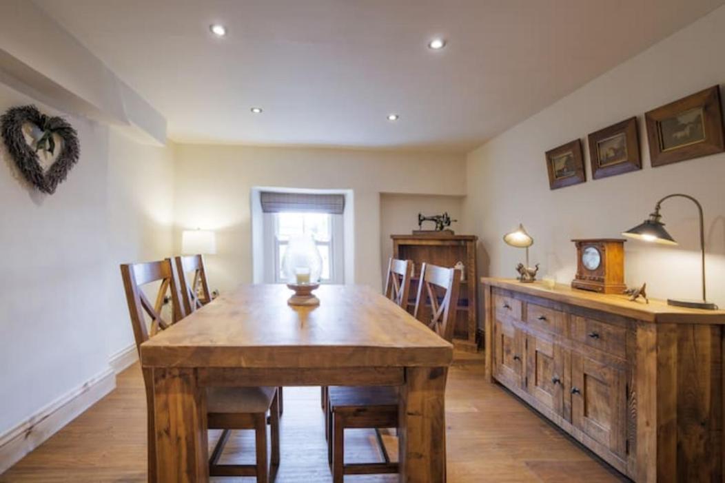 5 Star Cottage On The Green With Log Burner - Dog Friendly 오스트윅 외부 사진